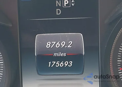 2015 Mercedes-Benz C 300 4Matic z USA, uszkodzony, nr VIN 55SWF4KB9FU047776